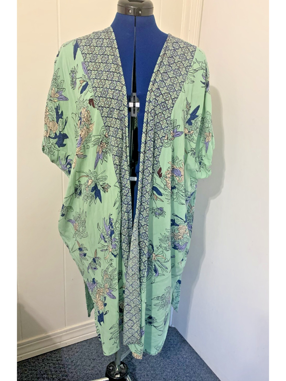 ANGIE Boho Open Front Shawl Size Small Short Sleeve Kimono Wrap Beach Cover Up